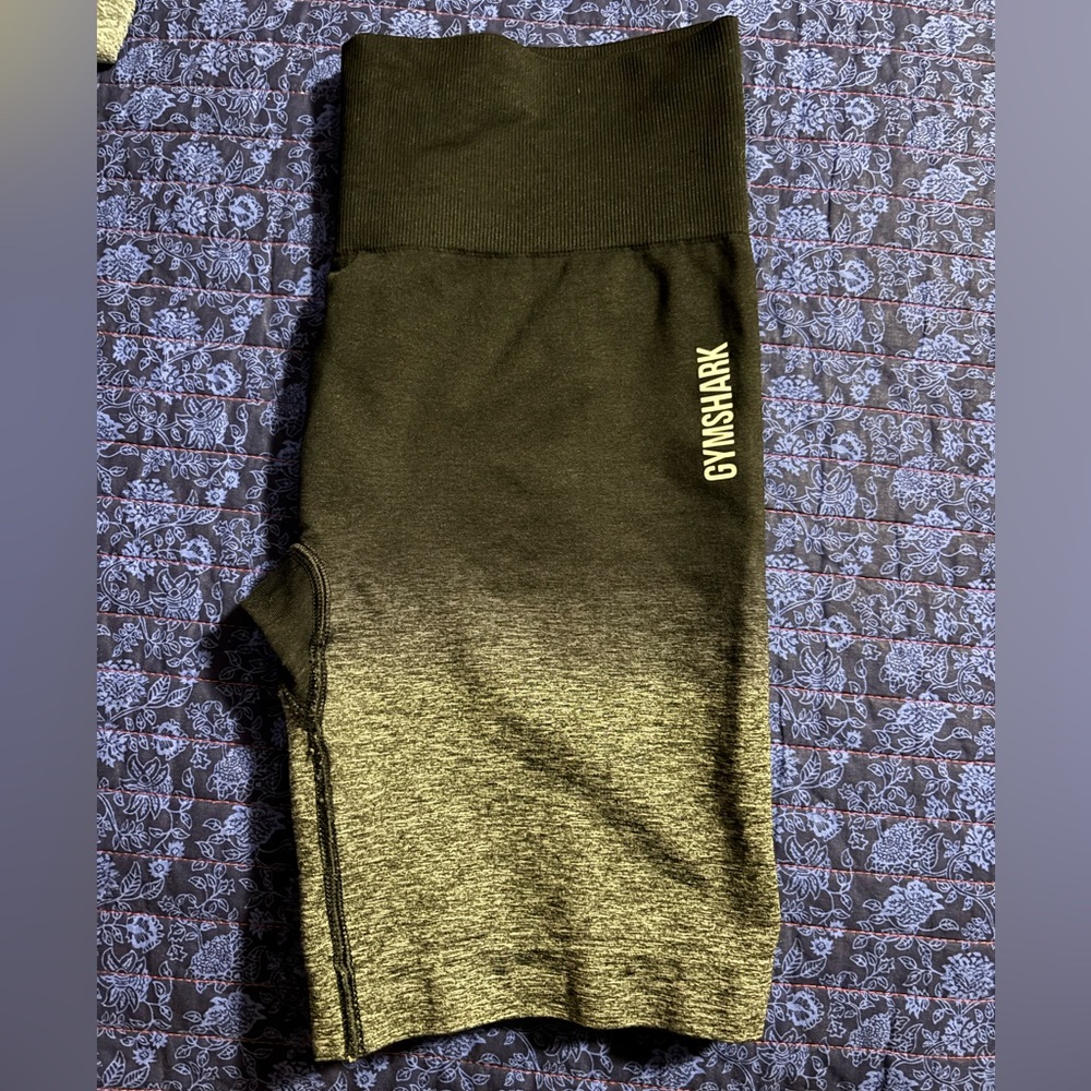 Gymshark tight shorts, black and white